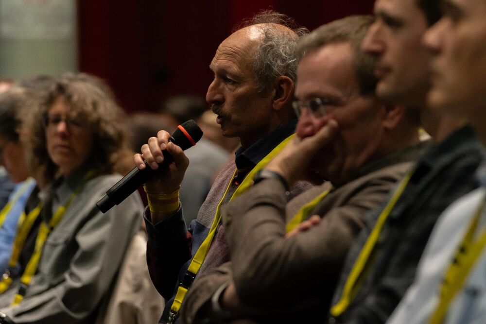 An der die Podiumsdiskussion, die sich den nächsten Schritten und Visionen zur Dekarbonisierung des Schweizer Gasnetzes widmete, war die Teilnahme des Publikums gross.